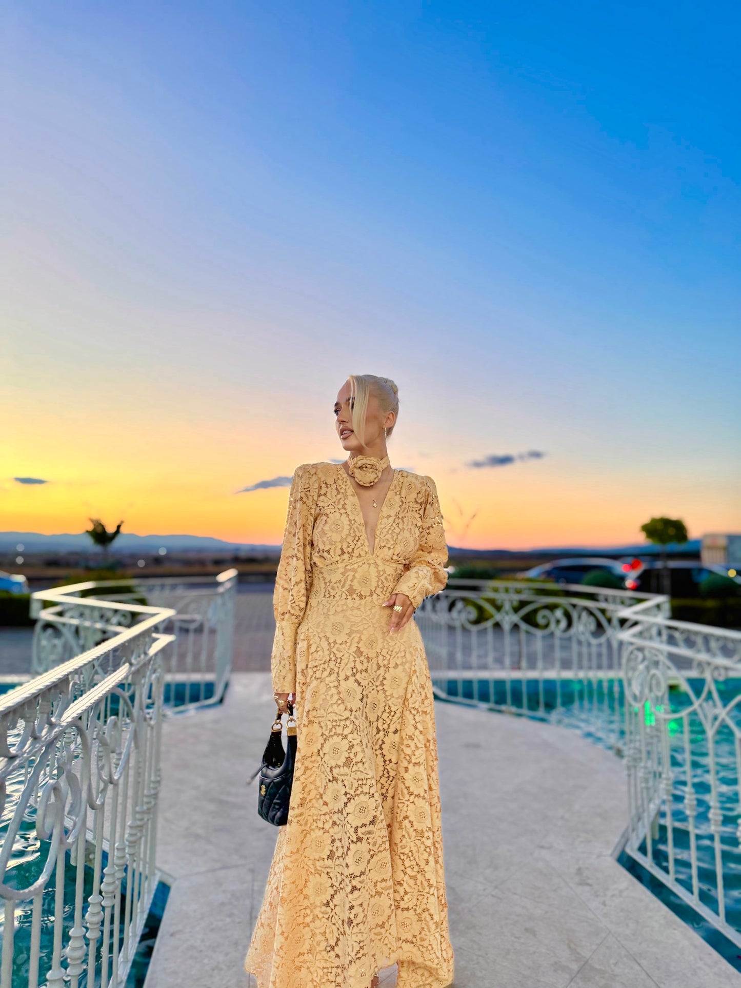 Robe midi en dentelle